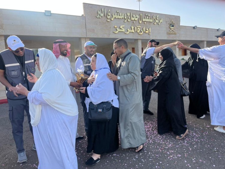 وزارة السياحة والآثار: لجان بعثة الوزارة بالمدينة المنورة بالسعودية تستقبل أول أفواج الحج السياحي البري