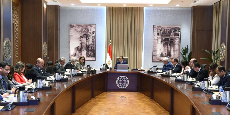 مدبولى يبحث سبل التوسع والنهوض بمنظومة المدارس الفنية والحرفية بالشراكة مع القطاع الخاص