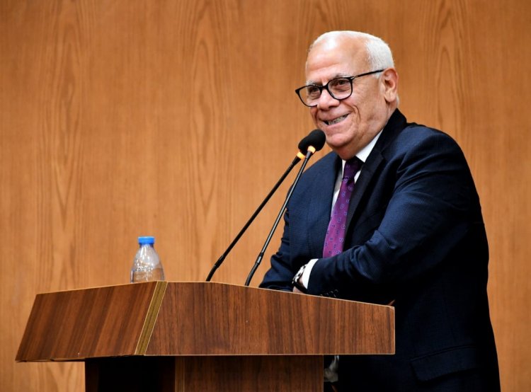محافظ بورسعيد: يعقد مؤتمرًا مع ممثلي الأحزاب و النقابات المهنية والشباب والأجهزة التنفيذية