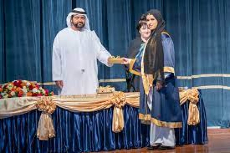 محمد الشرقي يشهد حفل تخريج طلبة "أكاديمية الفجيرة الخاصة" ويهنئهم على نجاحهم