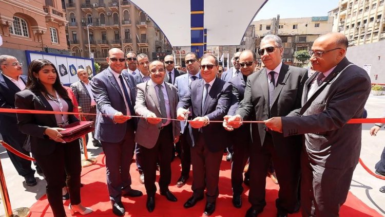 بوسط البلد.. وزير البترول يفتتح محطة متكاملة للتموين بالغاز الطبيعي والبنزين والشحن الكهربائي