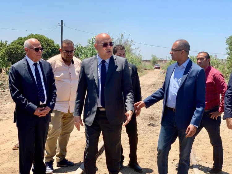 وزير الإسكان ومحافظ بورسعيد يتفقدان منظومة مياه الشرب بالمدينة