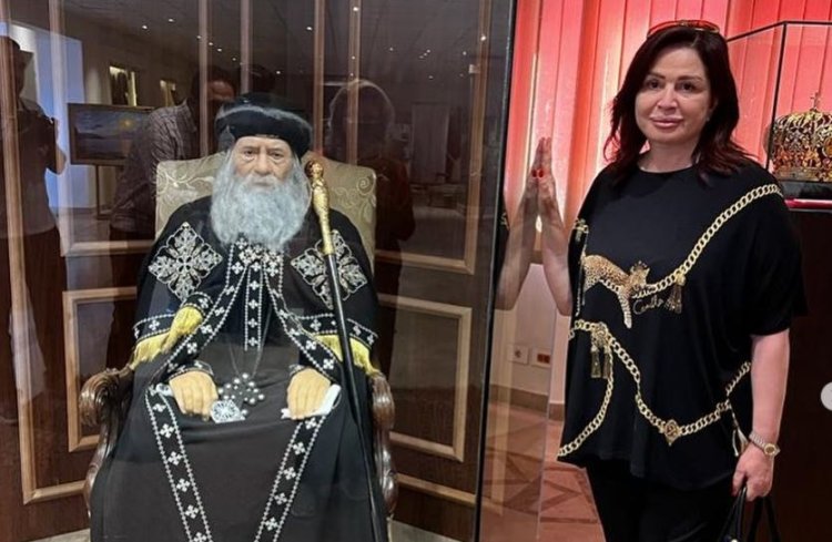 إلهام شاهين توجه رسالة للمسيحيين أثناء زيارتها للمركز الثقافي القبطي