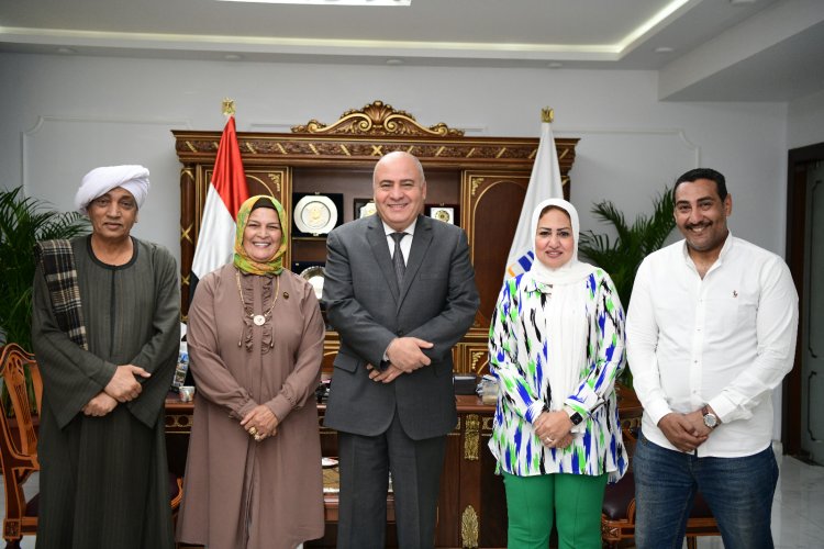 محافظ قنا يستقبل وفد إيبارشية الأقباط الكاثوليك بالأقصر للتهنئة بعيد الأضحى المبارك