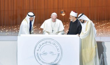 البابا فرنسيس يشيد بدور الإمارات ورئيس الدولة في نشر ثقافة السلام والتسامح والتعايش