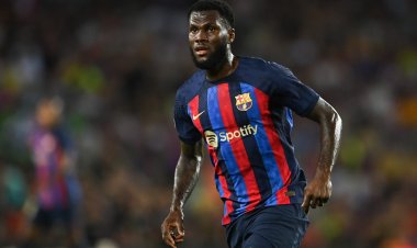 كيسي يتمسك بالرحيل عن برشلونة والانتقال إلى الهلال