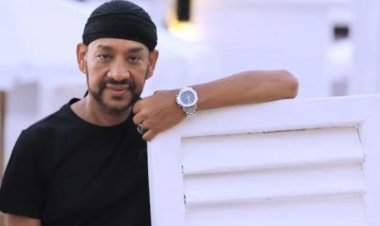 عصام كاريكا يكشف عن طلب غريب لـ علاء عبدالخالق قبل رحيله (فيديو)