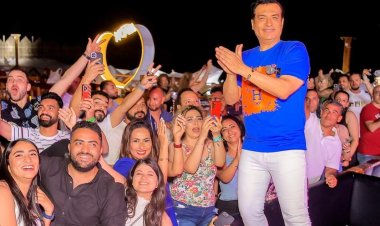 بالصور.. إيهاب توفيق يتالق فى حفل koala Beach  بالمعلمين الجديدة