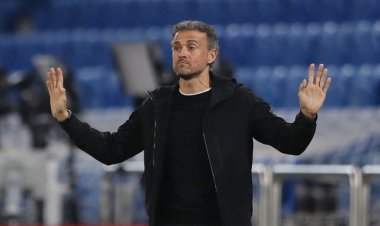 باريس سان جيرمان يتعاقد مع «إنريكي» لقيادته بالموسم الجديد