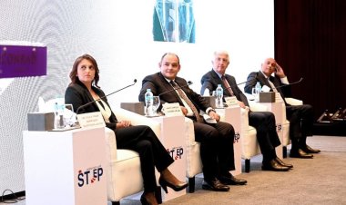 وزير التجارة يشارك في حفل تخرج الدفعات الثلاث الأولى من برنامج مشروع "التدريب خطوة نحو التصدير"