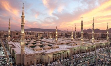 وزارة الحج والعمرة تنشر مشاهد مبهرة للحرم النبوي