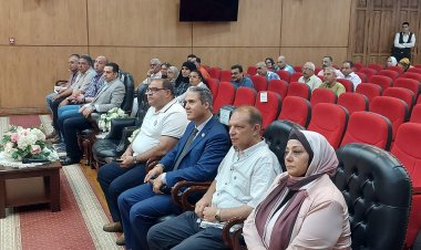 محافظ بورسعيد يتابع سير العمل في عدد من الملفات القانونية بالديوان العام والأحياء