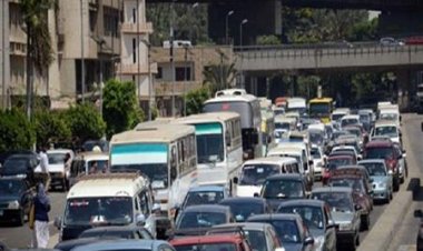 نشرة المرور.. كثافات مرورية بشوارع وميادين القاهرة والجيزة