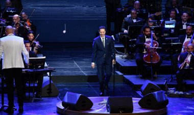 الموسيقار عمرو سليم يعتذر عن خطأ تقني في حفل مدحت صالح بدار الأوبرا