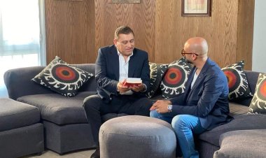 «مسح أرض الجمالية».. أحمد مراد يتحدث عن الروائي العالمي نجيب محفوظ