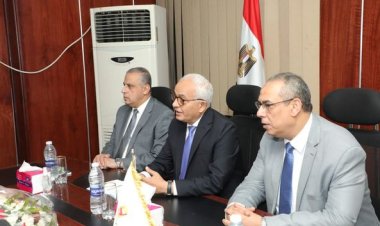 وزير التعليم ومحافظ سوهاج يتابعان سير الامتحانات من غرفة عمليات مديرية التعليم بالمحافظة