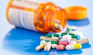 أستاذ بكلية الصيدلة تُحذر من خطورة تخزين الأدوية داخل المنازل