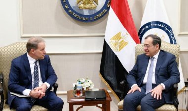 وزير البترول يستقبل مساعد وزيرة الطاقة الأمريكية لمناقشة التعاون بين الجانبين