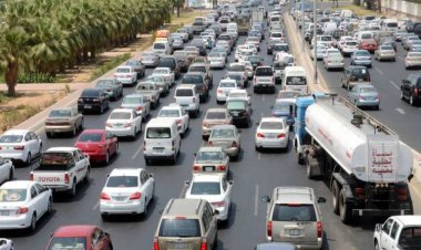 «النشرة المرورية».. كثافات مرورية متحركة بشوارع القاهرة والجيزة