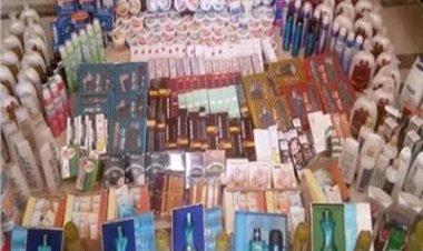 ضبط سيدتان بحوزتهما مستحضرات التجميل مجهولة المصدر ببولاق أبو العلا