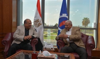 وزير قطاع الأعمال العام يبدأ زيارة السويس لتفقد عددًا من الشركات التابعة