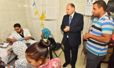 محافظ أسيوط يفاجئ العاملين بأقسام مستشفى الرمد لمتابعة سير العمل