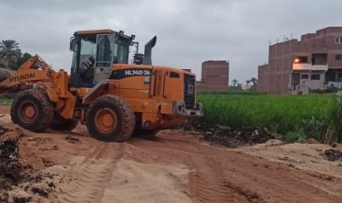 محافظة الجيزة: رفع ٥٠ طن مخلفات بطموه بمركز أبو النمرس