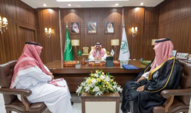الأمير عبدالعزيز بن سعد يستقبل رئيس غرفة حائل ومدير مطار حائل الدولي
