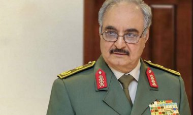 حفتر يتهم المصرف المركزي الليبي بإهدار 200 مليار دينار