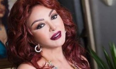 دموع نبيلة عبيد في فيلم تسجيلي عن «قزاز»