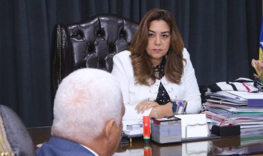 محافظ دمياط تستقبل وفد شركة «eni» للبترول لبحث تعزيز التعاون المشترك