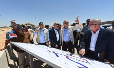 وزير الإسكان يتابع أعمال الطرق وموقف طلبات تقنين أوضاع الأراضي المضافة لمدينة العبور الجديدة