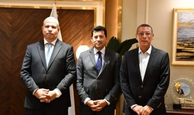 وزير الرياضة يستقبل رئيس اتحاد الكرة الطائرة ويتواصل مع بعثة «الشباب»