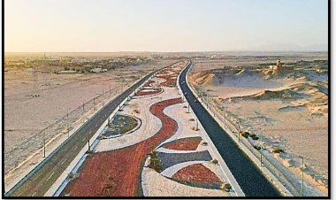 وزير الإسكان ومحافظ البحر الأحمر يتفقدان مشروع تطوير طريق المطار بمدينة الغردقة