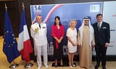 نهيان بن مبارك يحضر احتفال السفارة الفرنسية باليوم الوطني