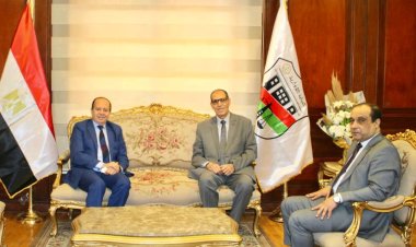 مساعد وزير العدل يزور رئيس النيابة الإدارية لتقديم التهنئة