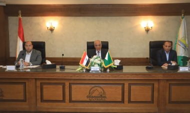 محافظ الجيزة يلتقي بنواب رؤساء المراكز والمدن وسكرتير عموم الأحياء