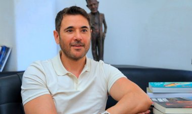 منح أحمد عز جائزة «فاتن حمامة للتميز» بمهرجان القاهرة السينمائي الدولي 45 (صور)