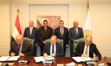 توقيع عقد اتفاق لتنفيذ مشروع الدفع المسبق لتذكرة ركوب أتوبيسات هيئة النقل العام بالقاهرة