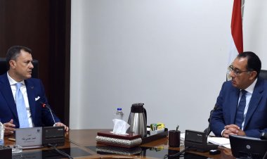 «مدبولي» يستعرض مع وزير السياحة حزمة الحوافز المقترحة لتشجيع الاستثمارات