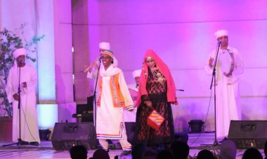 سهرة بمذاق الجنوب.. فرقة «منيب التراثية» تنقل روح الحياة النوبية إلى المسرح المكشوف