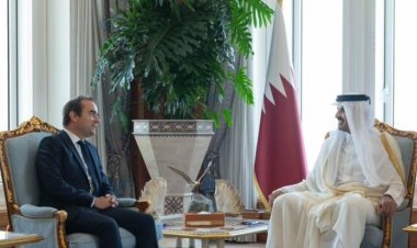 أمير دولة قطر يستقبل وزير الدفاع الفرنسي