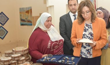 وزيرة الثقافة تتفقد مركز الحرف التقليدية بالفسطاط للوقوف على حالة المقر المقترح لـ"بيت التراث"