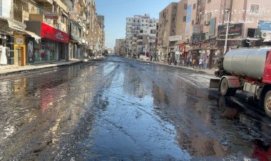 وضع طبقة المازوت قبل وضع الطبقة الأخيرة للرصف بشارع الخليفة المأمون