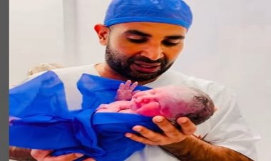 محسن ومحمد جابر يهنئان أحمد سعد وزوجته بمولودتهما الثانية «مريم»