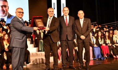 أفضل إعلامي.. تكريم عمرو الليثي بجامعة مصر للعلوم والتكنولوجيا