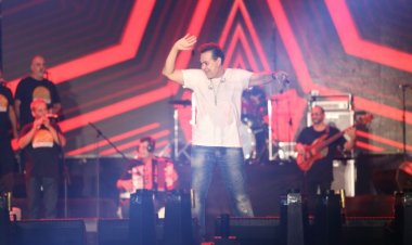 حكيم يُحيي حفلًا غنائيًا  ضخمًا  في المنصورة (صور)