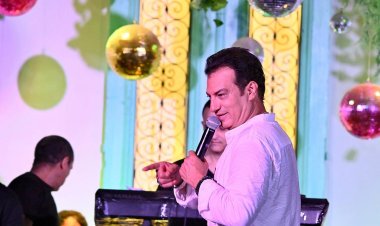 كامل العدد.. إيهاب توفيق يشعل أقوى حفلات الصيف بالساحل (صور)