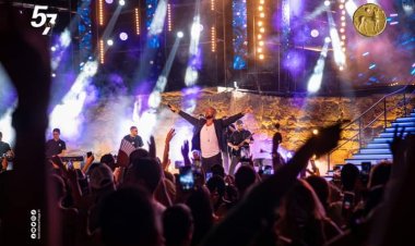 «تكريم و ورود».. أبرز اللقطات بحفل أحمد سعد بمهرجان قرطاج