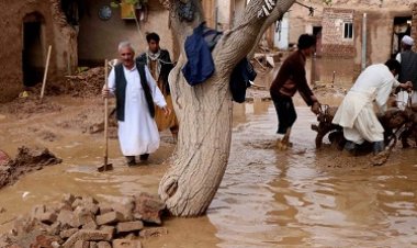 مصرع 12 شخصًا في فيضانات وسط أفغانستان
